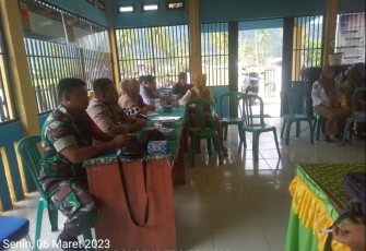 Bhabinkamtibmas Polsek Lebong Utara Hadiri Musdessus Penetapan Penerima BLT DD
