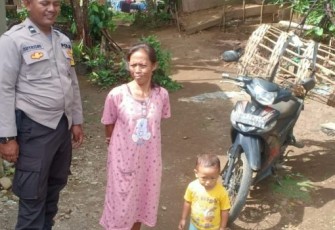Bhabinkamtibmas Polsek Kerkap Keliling Edukasi Warganya Untuk Cegah Stunting 