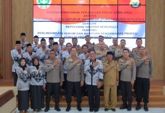 Kapolres Bengkulu Selatan  Hadiri Penandatanganan Naskah Perjanjian Kerja Sama Dengan PGRI Provinsi Bengkulu