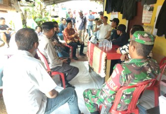 Polisi Mediasi Warga dan Pedagang Pasar Pagar Dewa Dengan Kopkal Bangun Wijaya