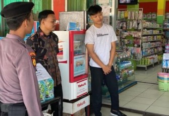 Personil Polsek Putri Hijau Saat Sambangi Warga Ajak Jaga Kamtibmas Yang Kondusif