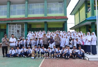 Jadi Pembina Upacara di MTs N, Kapolresta Berikan Motivasi Kepada Pelajar