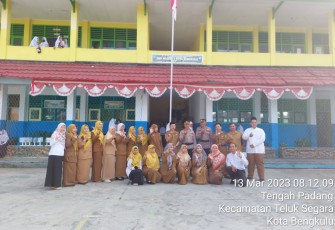 Kapolsek Teluk Segara Jadi Pembina Upacara di SMPN 03 Kota Bengkulu