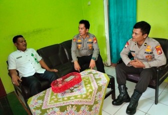 Jalin Silaturahmi Muspika, Kapolsek Kampung Melayu Sambang ke Kantor KUA