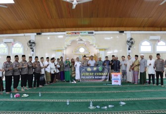 Menggelar Jumat Curhat di Masjid  Umar Bin Khattab Cempaka Permai, Kapolresta Bengkulu kembali buka Ruang Dialog