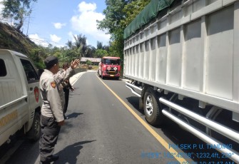 Polsek Padang Ulak Tanding Laksanakan Kegiatan Patroli di Jalan Lintas Lubuk Linggau - Curup