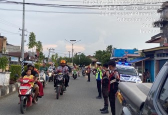Satlantas Polres Bengkulu Selatan Gelar Gatur Lalin di Pasar Tumpah Kota Manna 