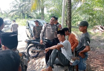 Bhabinkamtibmas Polsek Batik Nau Gencar Sosialisasi Saber Pungli