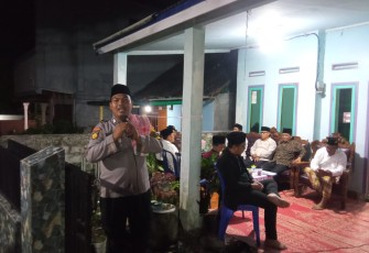 Bhabinkamtibmas Sampaikan Tausiah di Rumah Duka Warga Singaran Pati