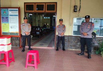 Sat Binmas Polres BU Lakukan Pengamanan Ibadah di Gereja