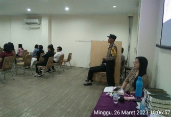Bhabinkamtibmas Polsek Teluk Segara Lakukan Pengamanan Ibadah Mingguan Umat Kristia