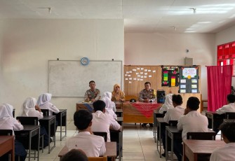 Sat Binmas Berikan Penyuluhan di SMP Negeri 48 Bengkulu Utara