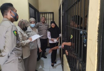 Sidokkes Polresta Bengkulu Cek Kesehatan Tahanan Polsek Selebar dan Kampung Melayu