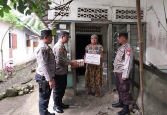 Polres Mukomuko Sebarkan Bantuan Kemanusiaan di Kecamatan Lubuk Pinang