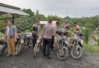 Kapolsek Batik Nau Cek And Ricek Kendaraan Dinas Personel