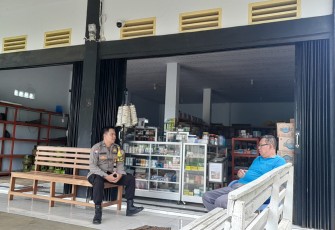 Lewat Sambang Bhabinkamtibmas Ajak Warga Wujudkan Kamtibmas Kondusif Selama Bulan Ramadhan