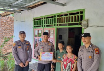 Sat Intelkam Salurkan Bantuan Sosial ke Warga Bunga Mas dan Pino Raya
