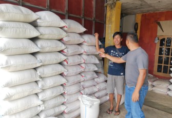 Polsek Lais Cek dan Monitoring Ketersediaan Bahan Pangan Pokok