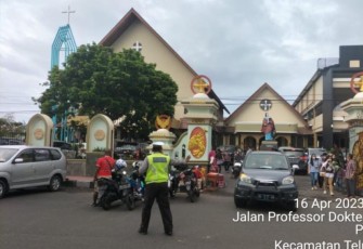 Berikan Rasa Aman Ibadah Kebaktian Minggu, Personel Polresta Bengkulu Rutin Lakukan Pengamanan di Gereja
