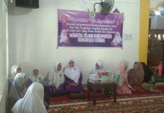 Safari Ramadan Wanita Islam Bengkulu Utara Bersama Polsek Lais di Desa Jagobayo