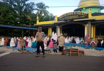 Polsek Batik Nau Laksanakan Pengamanan Ibadah Salat Idulfitri