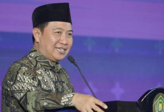 Direktur Jendral Penyelenggara Haji dan Umrah Hilman Latief saat peluncuran Batik Jemaah Haji Indonesia 1445 H/2024 M di Auditorium H Rasjidi, Kemenag, Jakarta, Selasa (12/12/2023).