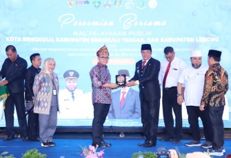 Wakil Gubernur Bengkulu Rosjonsyah Dampingi Menpan RB Resmikan Tiga Mall Pelayanan Publik