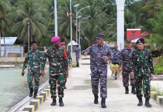 KRI Posepa-870 Kunjungi Pulau Terluar di Utara Papua