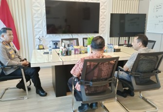 Waka Polrestabes Medan saat Terima Audiensi Kepala Kantor Pos Medan
