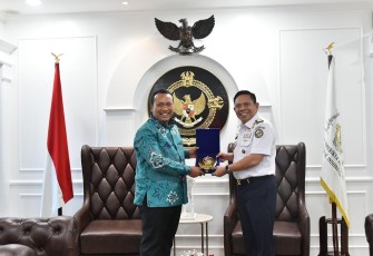 Penyerahan cindera mata