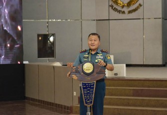 Gubernur AAL Laksda TNI Supardi