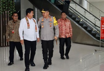 Kapolda Kalteng saat Sambut Kedatangan Menteri ATR/BPN.