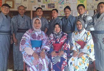 Tim PPWI saat berada di Jepang