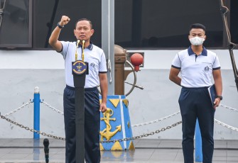 Panglima Komando Lintas Laut Militer Laksda TNI Hudiarto Krisno Utomo, PSC(J) M.A., M.M.S., CHRMP Laksanakan Apel Khusus 