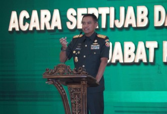Pangdam IX/Udayana Mayjen TNI Harfendi, S.I.P., M.Sc., memimpin langsung acara Serah Terima Jabatan (Sertijab) dan Tradisi Laporan Korps Pejabat Kodam IX/Udayana yang dilaksanakan di Aula Supardi Makodam IX/Udayana, Denpasar, pada Selasa (12/12/2023)