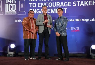 Direktur Utama Bank Jatim Busrul Iman yang didampingi oleh Corporate Secretary, Wioga Adhiarma Aji, di Financial Hall, Graha CIMB Niaga, Jakarta, Senin 18 September 2023.