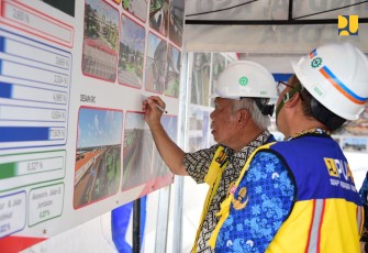 Menteri PUPR Basuki Hadimuljono saat Tinjau Pembangunan Fly Over Juanda di Jawa Timur