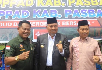 Bupati Hamsuardi dan Wabup Risnawanto Kunjungi Taman Makam Pahlawan Jambak 