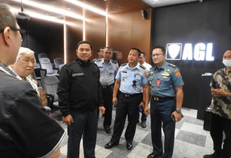 Asrenum Panglima TNI saat Kunjungi Industri Pertahanan