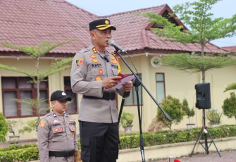 Kapolres Aceh Timur AKBP Andy Rahmansyah, S.I.K saat pimpin Apel Gelar Pasukan Operasi Ketupat Seulawah 2023