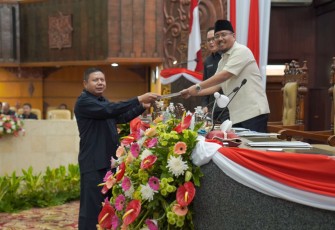 Paripurna DPRD Jawa Timur 