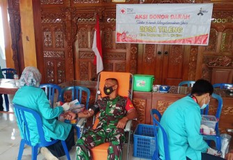 Babinsa Koramil Dagangan Lakukan Donor Darah
