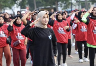 Istri capres nomor urut 3 Ganjar Pranowo, Siti Atikoh Suprianti saat Kampanyekan Hidup Sehat.