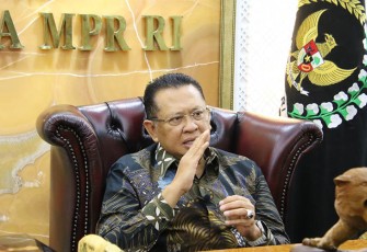 Bamsoet dalam sambutan virtual Malam Penganugerahan TOP CEO Indonesia 2023, di Bali, Jumat malam (1/12/23).