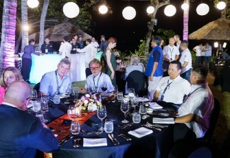 Bamsoet saat menjamu makan malam delegasi FIA Region II Rountable, di Intercontinental Bali Resort, Minggu malam (17/9/23).