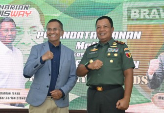 Mayjen TNI Farid Makruf dalam acara penandatanganan nota kesepahaman antara Kodam V/Brawijaya dan Harian Disway untuk peluncuran Brawijaya Awards 2023, Jumat (29/4/2023) di Ruang Hayam Wuruk, Makodam, di Surabaya, Jawa Timur.