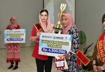 Novita Hardini, Ketua tim penggerak PKK, Kabupaten Trenggalek, saat acara anugerah Bunda PAUD Kecamatan, Rabu (1/11/2023)