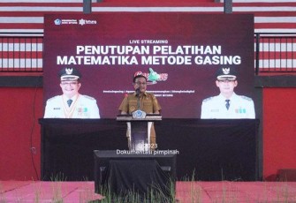 Walikota Bitung saat memimpin penutupan pelatihan matematika dengan metode Gasing