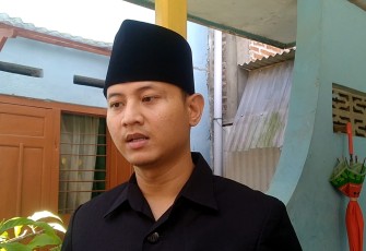 Bupati Trenggalek, Mochamad Nur Arifin, saat dikonfirmasi di rumah duka, Rabu (29/3/2023).