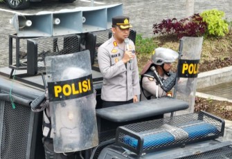 Kapolres AKBP Imam Zamroni, SIK, MH, memimpin simulasi Sispamkota di depan Kantor Dinas Pariwisata Pemkab Tapanuli Selatan (Tapsel)